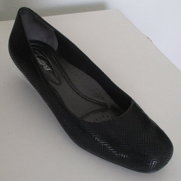Trotters "Lauren" Womens Black Textile Herringbone 1.25" Wedge Loafer - Size 8M - Picture 1 of 10